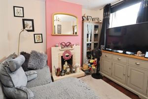 ST LEONARDS ROAD- click for photo gallery
